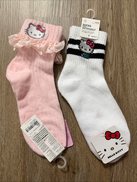 Hello Kitty Other - Hello Kitty Pink & White Ruffle and Stripe Kids Socks Set